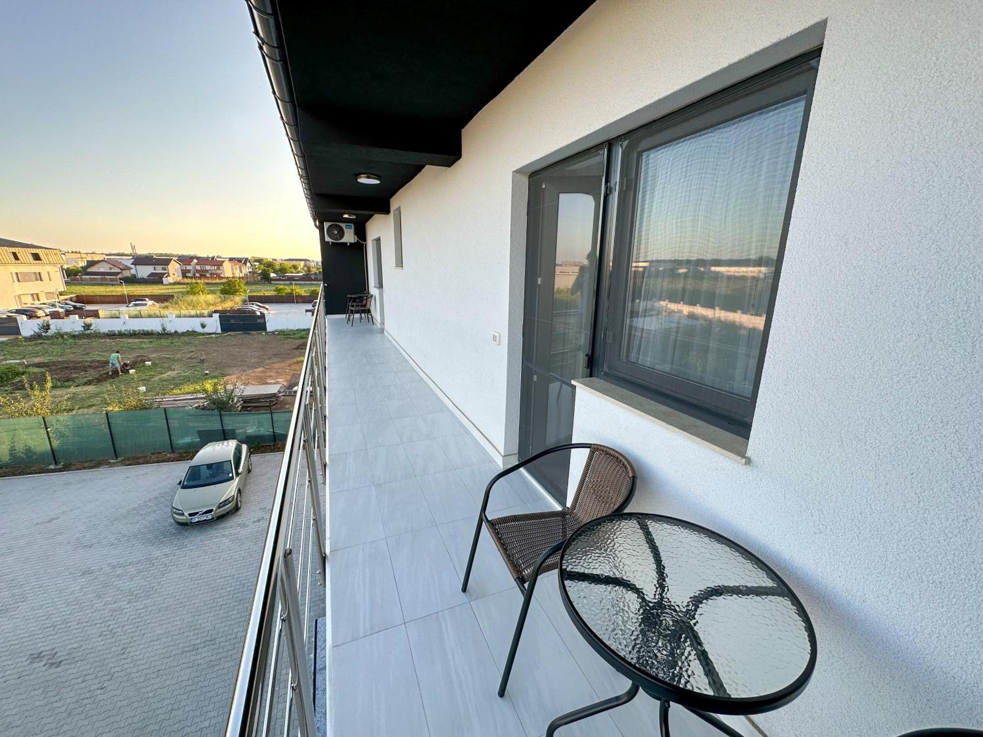 Zim Family Airport Apartman Otopeni Kültér fotó